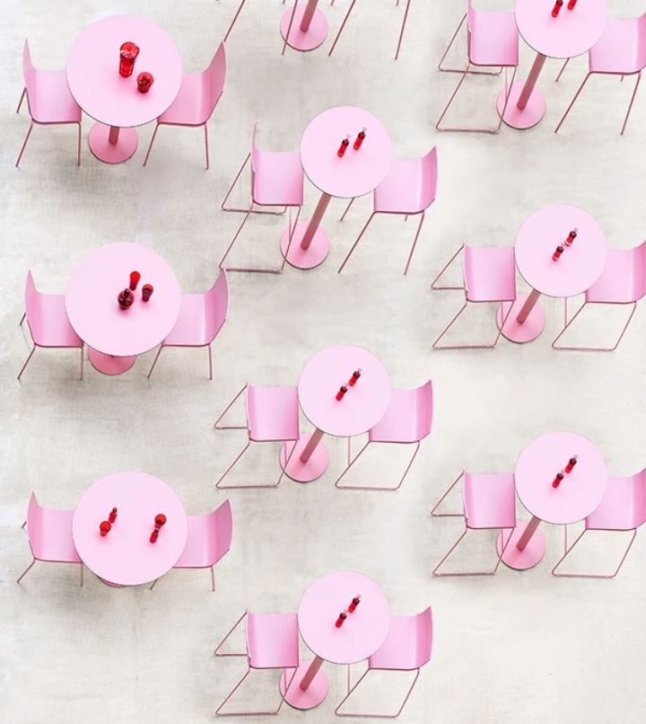 Różowe zestawy stołowe Diabla